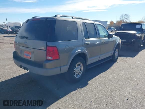 ✅ 2002 Ford Explorer XLT • VIN: 1FMZU73E32ZB38721 • Lot: 43713035. Wystawiony na IAAI z przebiegiem 258 974 mil. Bezpłatny archiwum sprzedaży aukcyjnych z USA i szczegółowy raport historii pojazdu na DreamBid. Zdjęcie 4.