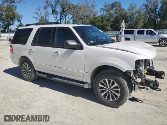 ✅ 2016 Ford Expedition XLT • VIN: 1FMJU1JT3GEF54343 • Lot: 45271995. Listed on Copart with 110,253 mi. Free auction sales archive from the USA and detailed vehicle history report at DreamBid. Image 4.