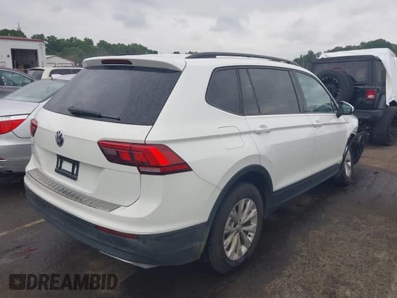 ✅ 2019 Volkswagen Tiguan S • VIN: 3VV1B7AXXKM087166 • Lot: 42672005. Listed on IAAI with 68,269 mi. Free auction sales archive from the USA and detailed vehicle history report at DreamBid. Image 4.
