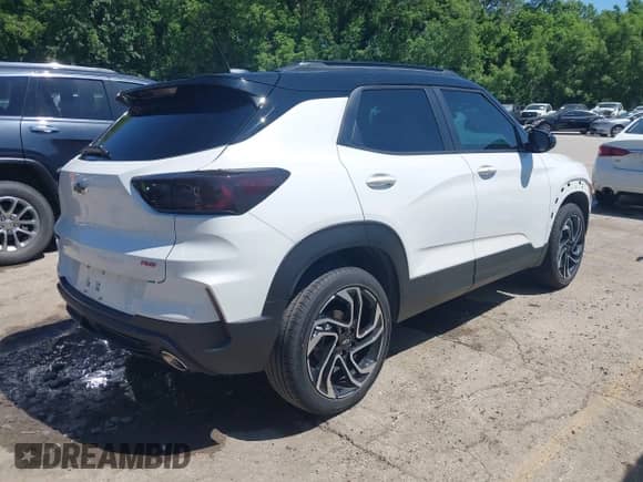 2025 Chevrolet TrailBlazer RS с VIN KL79MUSLXSB136585, выставлен на аукционе IAAI как лот 42285449 с пробегом 5 944 миль миль и . История ставок и продаж доступна на DreamBid. Изображение 4.