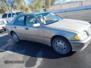 ✅ 2000 Mercedes-Benz C 230/260/280/320 • VIN: WDBHA29G8YA848997 • Lot: 41382632. Wystawiony na IAAI z przebiegiem Nie podano. Bezpłatny archiwum sprzedaży aukcyjnych z USA i szczegółowy raport historii pojazdu na DreamBid. Zdjęcie 13.