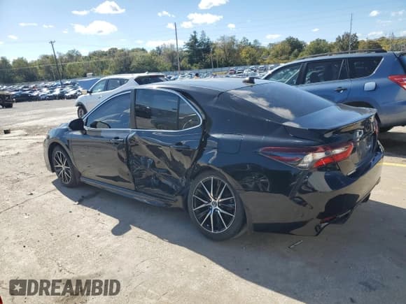 ✅ 2021 Toyota Camry SE • VIN: 4T1T11AK3MU573890 • Lot: 86694745. Wystawiony na Copart z przebiegiem 66 855 mil. Bezpłatny archiwum sprzedaży aukcyjnych z USA i szczegółowy raport historii pojazdu na DreamBid. Zdjęcie 2.