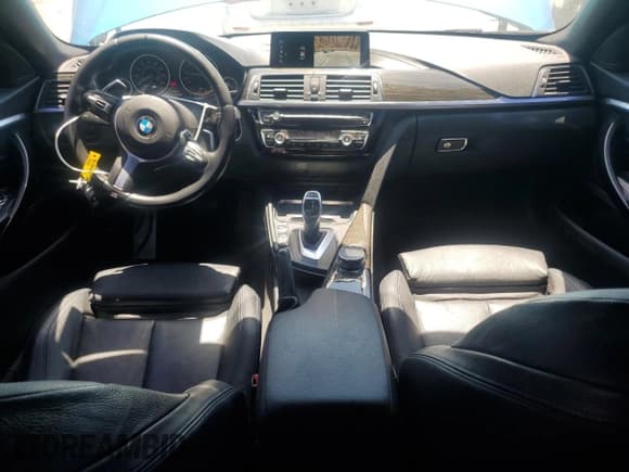 ✅ 2018 BMW 4 Series 430i xDrive • VIN: WBA4J3C50JBG95674 • Lot: 66381815. Wystawiony na Copart z przebiegiem 112 160 mil. Bezpłatny archiwum sprzedaży aukcyjnych z USA i szczegółowy raport historii pojazdu na DreamBid. Zdjęcie 8.