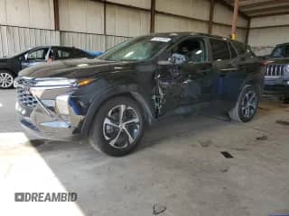 2025 Chevrolet Trax 1RS с VIN KL77LGEP5SC069107, выставлен на аукционе Copart как лот 80142965 с пробегом 20 127 миль миль и Списание • Salvage title. История ставок и продаж доступна на DreamBid. Изображение 1.