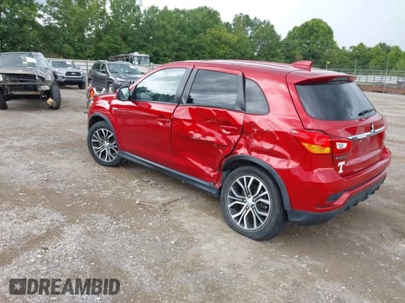 ✅ 2019 Mitsubishi Outlander SE • VIN: JA4AP4AU8KU018258 • Lot: 42962207. Wystawiony na IAAI z przebiegiem 59 311 mil. Bezpłatny archiwum sprzedaży aukcyjnych z USA i szczegółowy raport historii pojazdu na DreamBid. Zdjęcie 3.