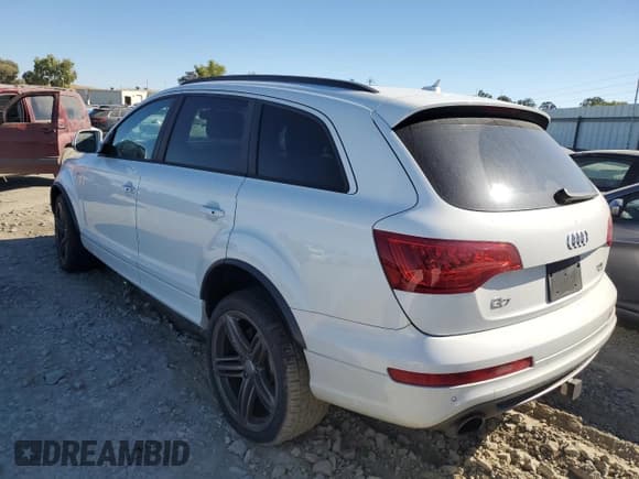 ✅ 2015 Audi Q7 S line Prestige • VIN: WA1DGAFE1FD017150 • Lot: 67568584. Listed on Copart with 128,221 mi. Free auction sales archive from the USA and detailed vehicle history report at DreamBid. Image 2.