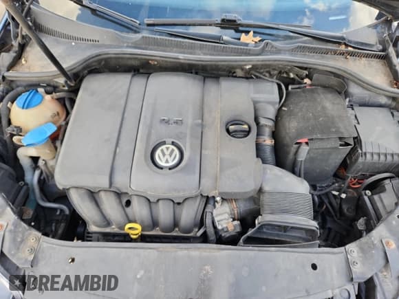 ✅ 2014 Volkswagen Golf • VIN: WVWDB7AJ8EW005818 • Lot: 90817685. Listed on Copart with 224,497 mi. Free auction sales archive from the USA and detailed vehicle history report at DreamBid. Image 11.