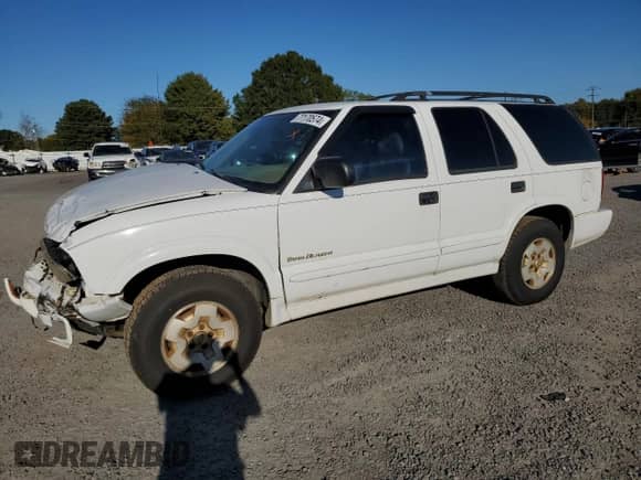 2000 Chevrolet Blazer LT with VIN 1GNDT13WXY2236550, listed as a Copart auction lot 77170574 with 221,994 mi miles and Salvage title. Bid and sale history available at DreamBid. Image 1.