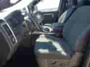 2021 Ram 1500 Warlock z VIN 1C6RR6GG9MS594138, wystawiony jako Copart lot #61835364 z przebiegiem 52 116 mil mil oraz Szkoda całkowita • Salvage title. Historia ofert i sprzedaży dostępna na DreamBid. Obrazek 7.