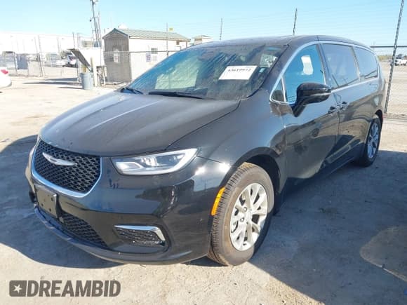 ✅ 2026 Chrysler Pacifica Limited • VIN: 2C4RC1GG9TR175851 • Lot: 43619972. Listed on IAAI with 4,295 mi. Free auction sales archive from the USA and detailed vehicle history report at DreamBid. Image 21.