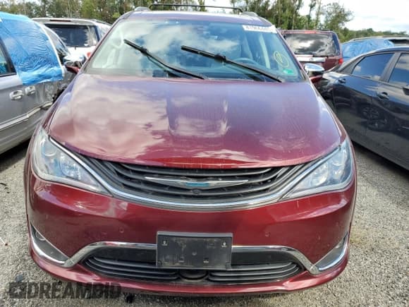 ✅ 2019 Chrysler Pacifica Hybrid Limited • VIN: 2C4RC1N74KR616836 • Лот: 81966445. Опубликован ранее на Copart с пробегом 15 814 миль. Бесплатный доступ к архиву аукционных продаж из США и подробный отчёт об истории автомобиля на DreamBid. Изображение 5.