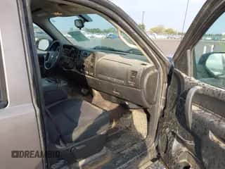 2013 Chevrolet Silverado 1500 LT z VIN 1GCRKSE72DZ234662, wystawiony jako IAAI lot #43483522 z przebiegiem 270 651 mil mil oraz . Historia ofert i sprzedaży dostępna na DreamBid. Obrazek 5.