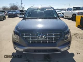 ✅ 2020 Hyundai Venue SEL • VIN: KMHRC8A31LU022183 • Lot: 46837565. Wystawiony na Copart z przebiegiem 62 575 mil. Bezpłatny archiwum sprzedaży aukcyjnych z USA i szczegółowy raport historii pojazdu na DreamBid. Zdjęcie 5.