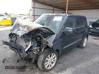 ✅ 2013 Kia Soul + • VIN: KNDJT2A61D7539895 • Лот: 43677041. Опубликован ранее на IAAI с пробегом Не указан. Бесплатный доступ к архиву аукционных продаж из США и подробный отчёт об истории автомобиля на DreamBid. Изображение 2.