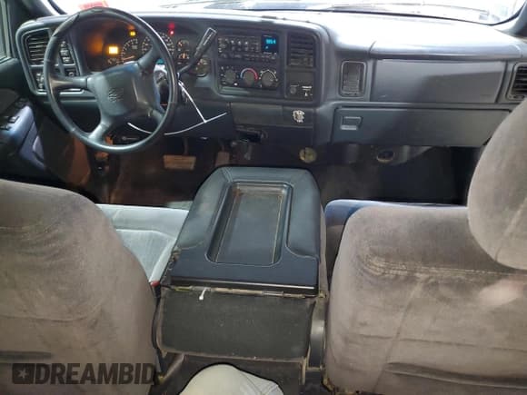 ✅ 2002 Chevrolet Silverado 2500HD LS • VIN: 1GCHK29U32E243595 • Лот: 67637775. Опубликован ранее на Copart с пробегом 247 090 миль. Бесплатный доступ к архиву аукционных продаж из США и подробный отчёт об истории автомобиля на DreamBid. Изображение 8.