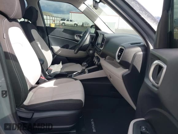 ✅ 2022 Hyundai Venue SEL • VIN: KMHRC8A35NU148758 • Lot: 41796339. Listed on IAAI with 28,785 mi. Free auction sales archive from the USA and detailed vehicle history report at DreamBid. Image 5.