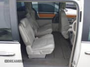 ✅ 2010 Chrysler Town & Country Limited • VIN: 2A4RR7DX8AR456813 • Lot: 42929731. Wystawiony na IAAI z przebiegiem 270 906 mil. Bezpłatny archiwum sprzedaży aukcyjnych z USA i szczegółowy raport historii pojazdu na DreamBid. Zdjęcie 8.