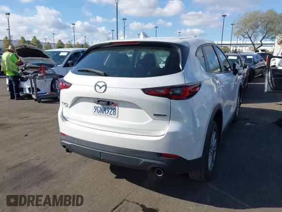 ✅ 2023 Mazda CX-5 S • VIN: JM3KFBAM3P0253948 • Лот: 43743970. Опубликован ранее на IAAI с пробегом 14 355 миль. Бесплатный доступ к архиву аукционных продаж из США и подробный отчёт об истории автомобиля на DreamBid. Изображение 16.