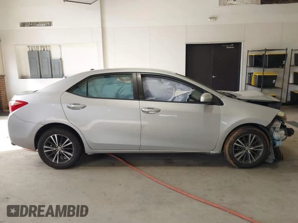 ✅ 2018 Toyota Corolla LE • VIN: 2T1BURHE7JC032520 • Lot: 43306272. Listed on IAAI with 326,796 mi. Free auction sales archive from the USA and detailed vehicle history report at DreamBid. Image 13.
