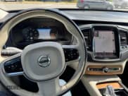 ✅ 2016 Volvo XC90 T8 Inscription • VIN: YV4BC0PL9G1042877 • Lot: 66045595. Wystawiony na Copart z przebiegiem 147 922 mil. Bezpłatny archiwum sprzedaży aukcyjnych z USA i szczegółowy raport historii pojazdu na DreamBid. Zdjęcie 7.