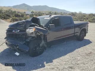 ✅ 2022 Chevrolet Silverado 1500 RST • VIN: 3GCUDEET9NG551553 • Lot: 60550665. Wystawiony na Copart z przebiegiem Nie podano. Bezpłatny archiwum sprzedaży aukcyjnych z USA i szczegółowy raport historii pojazdu na DreamBid. Zdjęcie 1.