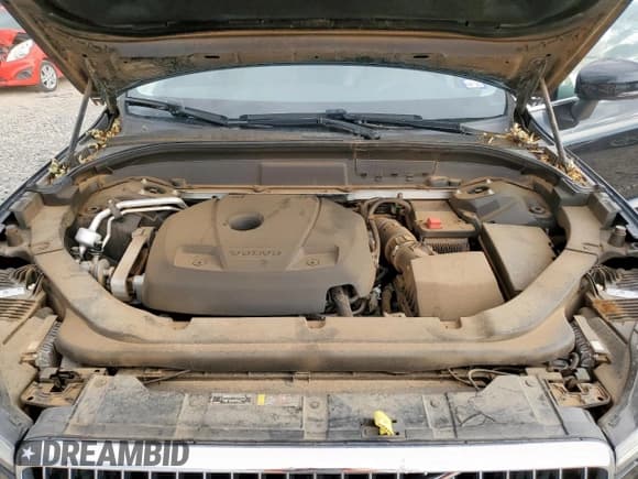 ✅ 2018 Volvo XC60 Inscription • VIN: LYVA22RL5JB101661 • Lot: 70474965. Listed on Copart with 73,181 mi. Free auction sales archive from the USA and detailed vehicle history report at DreamBid. Image 12.