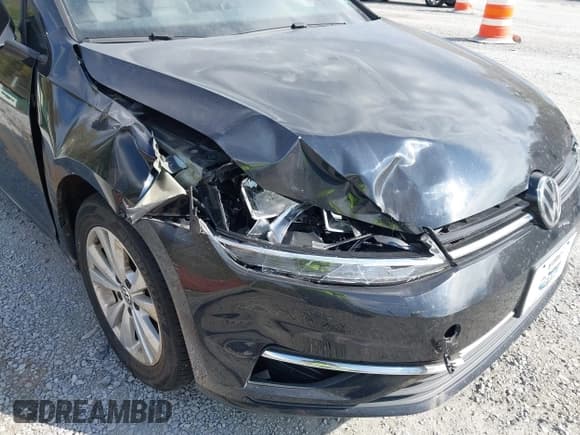 ✅ 2018 Volkswagen Golf S • VIN: 3VWG17AUXJM270810 • Lot: 43499267. Listed on IAAI with 32,785 mi. Free auction sales archive from the USA and detailed vehicle history report at DreamBid. Image 6.
