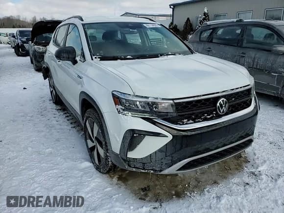 ✅ 2023 Volkswagen Taos S • VIN: 3VVMX7B26PM354862 • Lot: 46114935. Wystawiony na Copart z przebiegiem 10 376 mil. Bezpłatny archiwum sprzedaży aukcyjnych z USA i szczegółowy raport historii pojazdu na DreamBid. Zdjęcie 14.