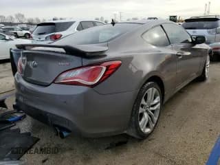 ✅ 2013 Hyundai Genesis Coupe R-Spec • VIN: KMHHU6KJ1DU100182 • Lot: 85316374. Wystawiony na Copart z przebiegiem Nie podano. Bezpłatny archiwum sprzedaży aukcyjnych z USA i szczegółowy raport historii pojazdu na DreamBid. Zdjęcie 3.