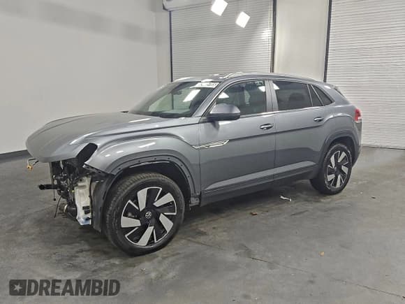 ✅ 2025 Volkswagen Atlas SE • VIN: 1V2HE2CA4SC204398 • Лот: 93465785. Опубликован ранее на Copart с пробегом 17 247 миль. Бесплатный доступ к архиву аукционных продаж из США и подробный отчёт об истории автомобиля на DreamBid. Изображение 1.