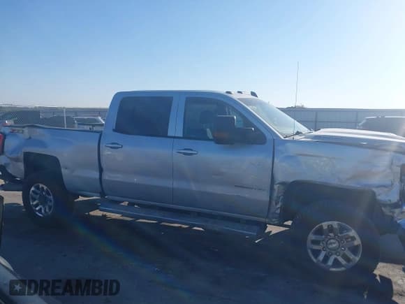 ✅ 2019 Chevrolet Silverado 2500HD LT • VIN: 1GC1KSEY5KF112320 • Lot: 43312069. Listed on IAAI with 384,042 mi. Free auction sales archive from the USA and detailed vehicle history report at DreamBid. Image 13.