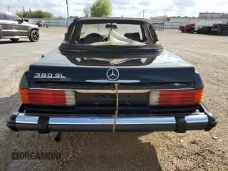 ✅ 1982 Mercedes-Benz 380 SL • VIN: WDBBA45A0CB015197 • Lot: 77005124. Wystawiony na Copart z przebiegiem 96 588 mil. Bezpłatny archiwum sprzedaży aukcyjnych z USA i szczegółowy raport historii pojazdu na DreamBid. Zdjęcie 6.