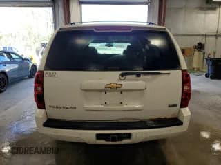 ✅ 2010 Chevrolet Suburban LT • VIN: 1GNUKJE35AR251475 • Lot: 73191634. Wystawiony na Copart z przebiegiem 244 557 mil. Bezpłatny archiwum sprzedaży aukcyjnych z USA i szczegółowy raport historii pojazdu na DreamBid. Zdjęcie 6.
