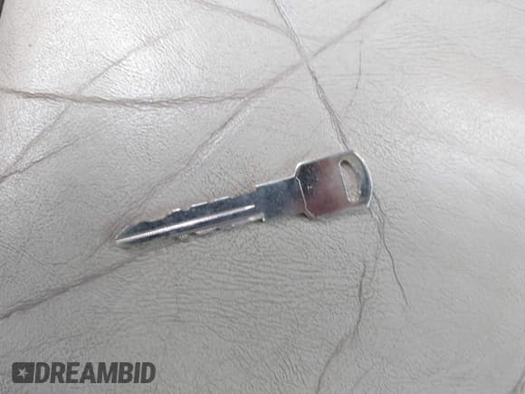 ✅ 2003 Chevrolet Suburban LT • VIN: 1GNFK16Z33J142851 • Лот: 41936134. Опубликован ранее на IAAI с пробегом 225 701 миль. Бесплатный доступ к архиву аукционных продаж из США и подробный отчёт об истории автомобиля на DreamBid. Изображение 11.