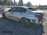 ✅ 2018 BMW M5 • VIN: WBSJF0C50JB282925 • Lot: 82263275. Wystawiony na Copart z przebiegiem 34 587 mil. Bezpłatny archiwum sprzedaży aukcyjnych z USA i szczegółowy raport historii pojazdu na DreamBid. Zdjęcie 2.