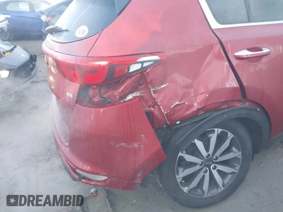 ✅ 2017 Kia Sportage EX • VIN: KNDPN3ACXH7110986 • Lot: 43585424. Listed on IAAI with 75,680 mi. Free auction sales archive from the USA and detailed vehicle history report at DreamBid. Image 6.