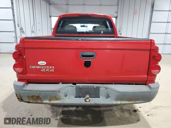 2008 Dodge Dakota ST z VIN 1D7HW28K78S511598, wystawiony jako Copart lot #83251644 z przebiegiem 216 120 mil mil oraz Czysty tytuł • Clean title. Historia ofert i sprzedaży dostępna na DreamBid. Obrazek 6.