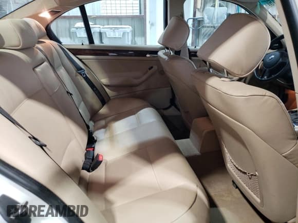 ✅ 2005 BMW 3 Series 325i • VIN: WBAET37415NJ91023 • Lot: 71254015. Listed on Copart with 300,663 mi. Free auction sales archive from the USA and detailed vehicle history report at DreamBid. Image 10.