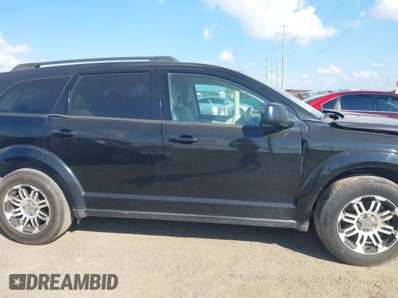 ✅ 2015 Dodge Journey American Value • VIN: 3C4PDCABXFT517516 • Lot: 43518111. Wystawiony na IAAI z przebiegiem 129 949 mil. Bezpłatny archiwum sprzedaży aukcyjnych z USA i szczegółowy raport historii pojazdu na DreamBid. Zdjęcie 13.