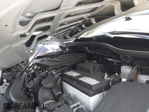 ✅ 2024 Toyota Corolla Cross L • VIN: 7MUAAAAG3RV093387 • Lot: 42406766. Listed on IAAI with 13,598 mi. Free auction sales archive from the USA and detailed vehicle history report at DreamBid. Image 10.