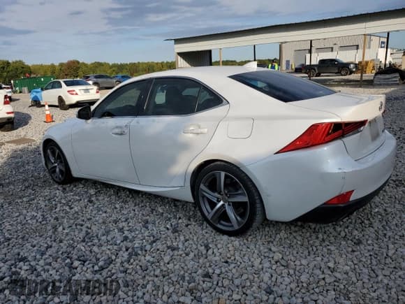 ✅ 2017 Lexus IS 200t • VIN: JTHBA1D21H5048904 • Лот: 82627665. Опубликован ранее на Copart с пробегом 134 799 миль. Бесплатный доступ к архиву аукционных продаж из США и подробный отчёт об истории автомобиля на DreamBid. Изображение 2.