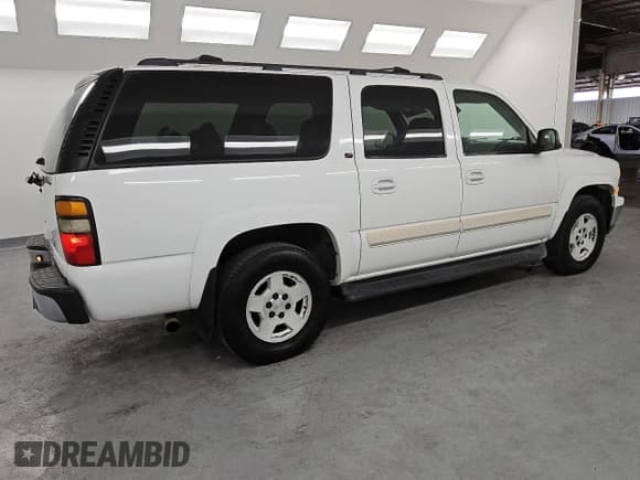 ✅ 2006 Chevrolet Suburban LT • VIN: 1GNFK16Z36J127772 • Лот: 82584884. Опубликован ранее на Copart с пробегом 209 882 миль. Бесплатный доступ к архиву аукционных продаж из США и подробный отчёт об истории автомобиля на DreamBid. Изображение 3.