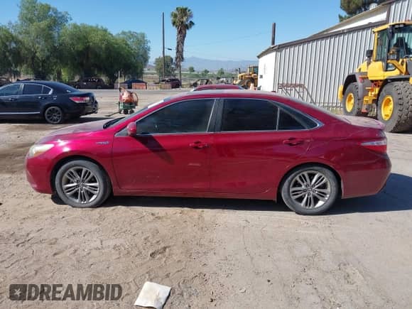 2016 Toyota Camry LE z VIN 4T1BD1FK2GU184688, wystawiony jako IAAI lot #42679622 z przebiegiem 256 875 mil mil oraz . Historia ofert i sprzedaży dostępna na DreamBid. Obrazek 14.