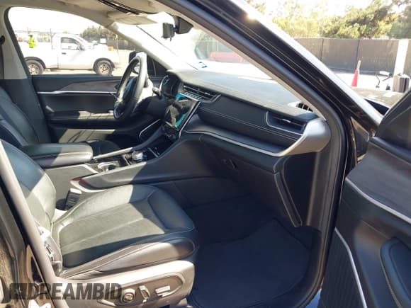 ✅ 2022 Jeep Grand Cherokee Limited • VIN: 1C4RJHBG5N8533757 • Lot: 43099660. Listed on IAAI with 105,362 mi. Free auction sales archive from the USA and detailed vehicle history report at DreamBid. Image 5.