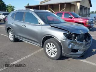 ✅ 2018 Nissan Rogue S • VIN: KNMAT2MV5JP541888 • Lot: 43111754. Wystawiony na IAAI z przebiegiem 123 221 mil. Bezpłatny archiwum sprzedaży aukcyjnych z USA i szczegółowy raport historii pojazdu na DreamBid. Zdjęcie 1.