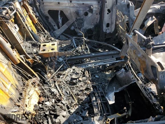 ✅ 2015 Audi Q7 Premium Plus • VIN: WA1LGAFE4FD023889 • Lot: 71121165. Wystawiony na Copart z przebiegiem Nie podano. Bezpłatny archiwum sprzedaży aukcyjnych z USA i szczegółowy raport historii pojazdu na DreamBid. Zdjęcie 10.