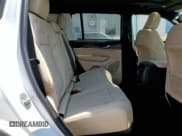 ✅ 2025 Jeep Grand Cherokee Limited • VIN: 1C4RJHBG9SC327897 • Lot: 81652855. Wystawiony na Copart z przebiegiem 4 612 mil. Bezpłatny archiwum sprzedaży aukcyjnych z USA i szczegółowy raport historii pojazdu na DreamBid. Zdjęcie 11.