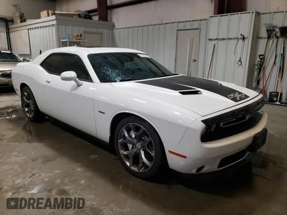 ✅ 2015 Dodge Challenger R/T Plus • VIN: 2C3CDZBT4FH744514 • Lot: 52112374. Wystawiony na Copart z przebiegiem 49 102 mil. Bezpłatny archiwum sprzedaży aukcyjnych z USA i szczegółowy raport historii pojazdu na DreamBid. Zdjęcie 4.