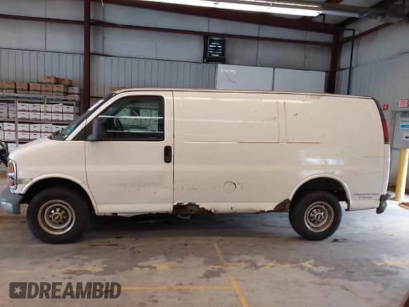 ✅ 1998 Chevrolet Chevy Van • VIN: 1GCGG25R1W1065455 • Лот: 42684155. Опубликован ранее на IAAI с пробегом 224 193 миль. Бесплатный доступ к архиву аукционных продаж из США и подробный отчёт об истории автомобиля на DreamBid. Изображение 14.
