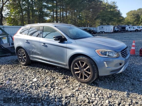 ✅ 2017 Volvo XC60 Dynamic • VIN: YV449MRR5H2087942 • Лот: 85553455. Опубликован ранее на Copart с пробегом 148 454 миль. Бесплатный доступ к архиву аукционных продаж из США и подробный отчёт об истории автомобиля на DreamBid. Изображение 4.